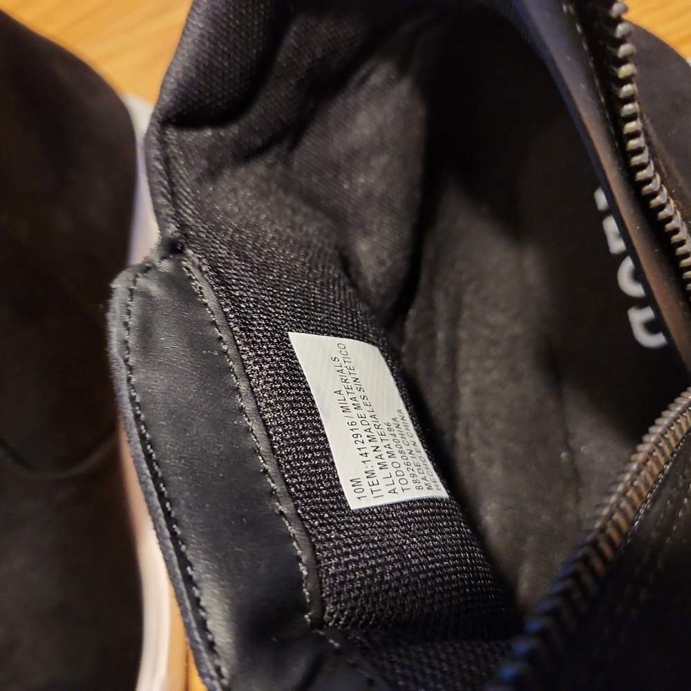 Boots - Picture 5 of 6